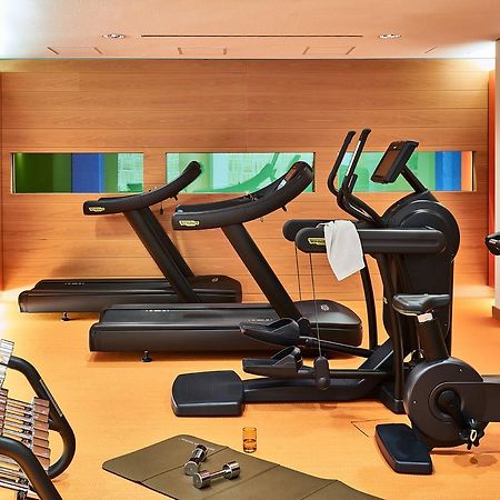SIDE Design Hotel Hamburg Exterior foto The gym at the hotel