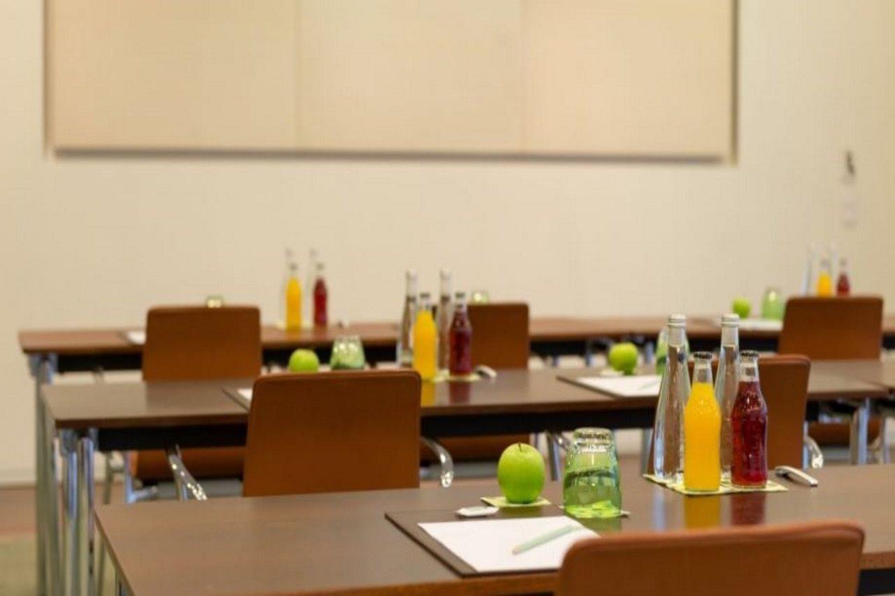 SIDE Design Hotel Hamburg Exterior foto Meeting room