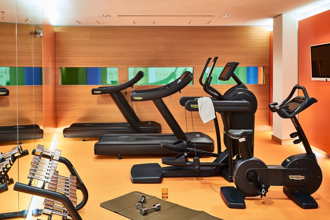 SIDE Design Hotel Hamburg Exterior foto The gym at the hotel