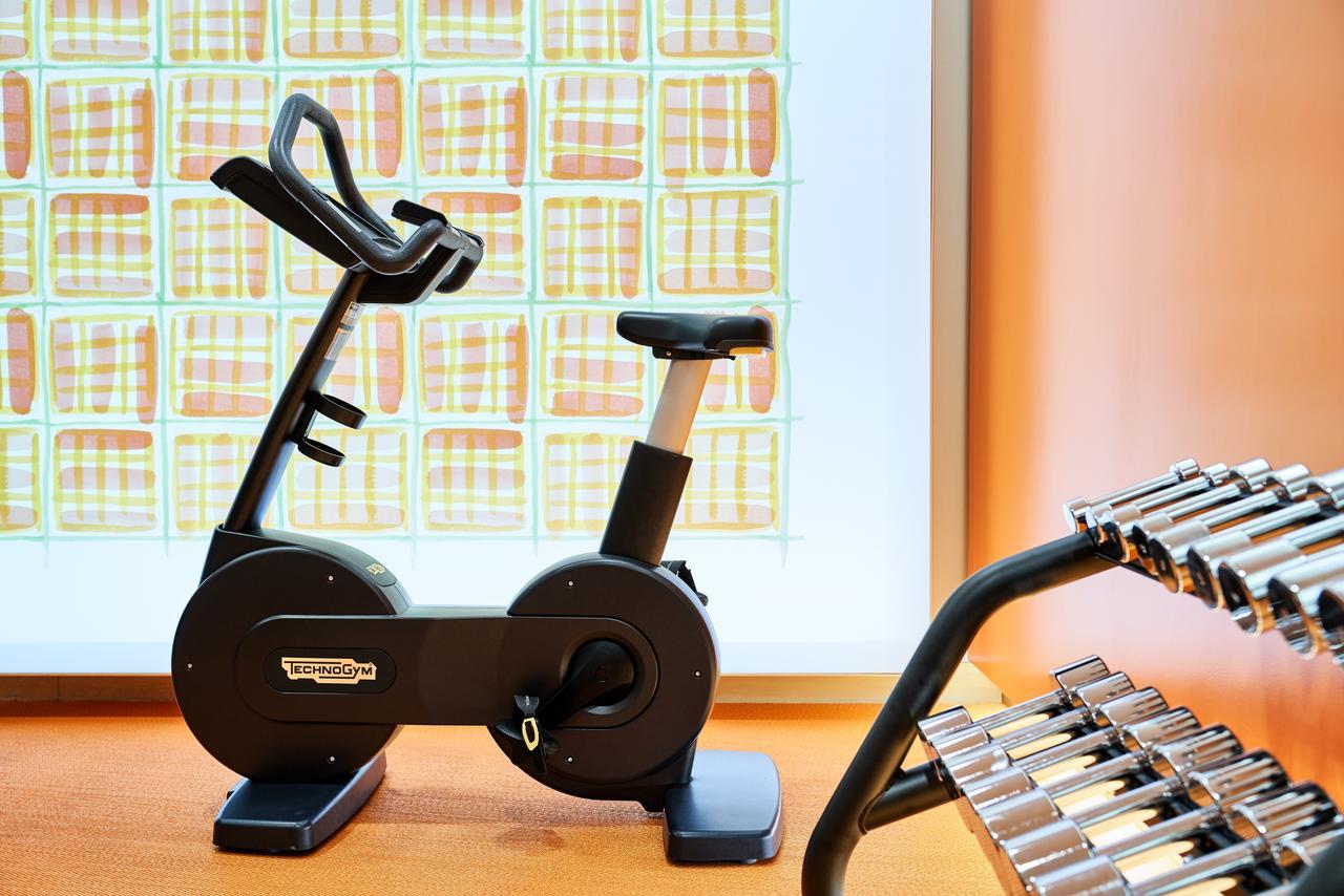 SIDE Design Hotel Hamburg Exterior foto A stationary bicycle