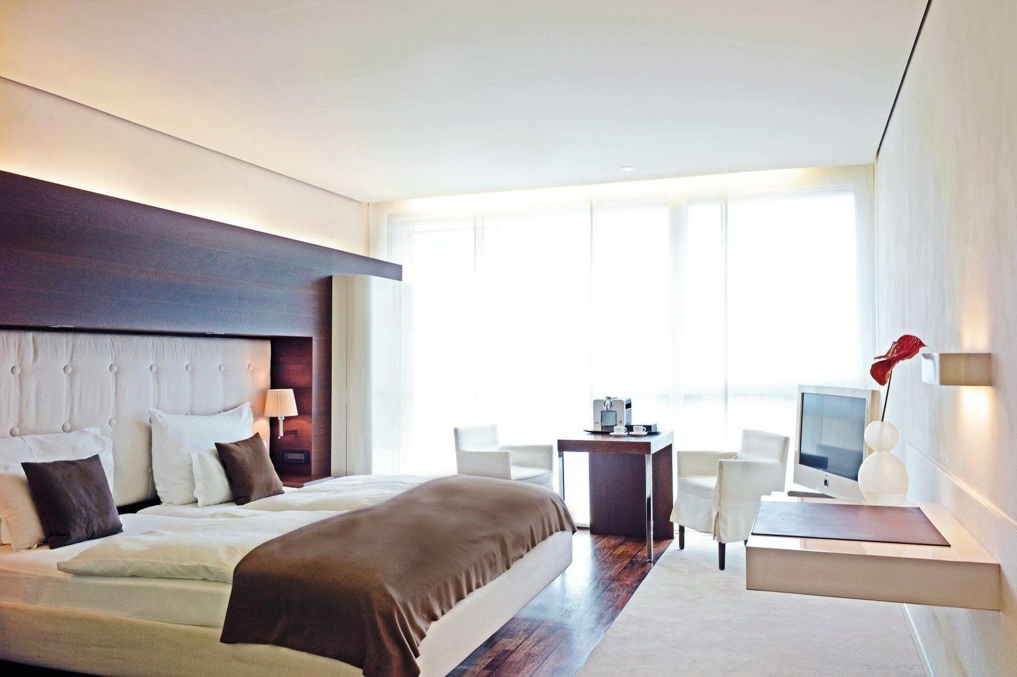 SIDE Design Hotel Hamburg Zimmer foto A room at the hotel